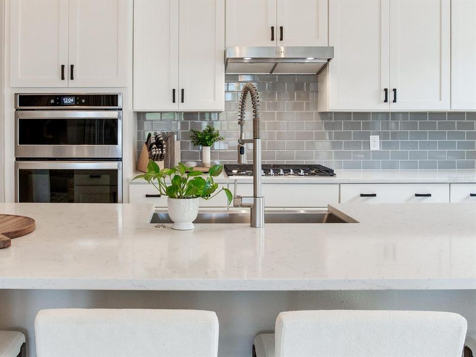 Active With Contract: $999,000 (3 beds, 2 baths, 2521 Square Feet)