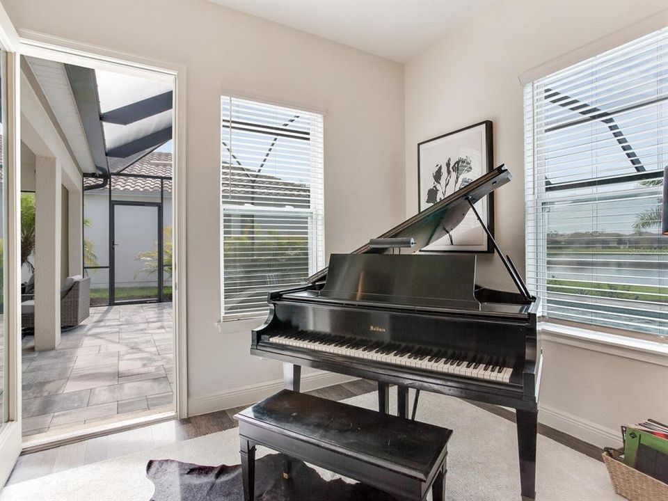 Active With Contract: $999,000 (3 beds, 2 baths, 2521 Square Feet)