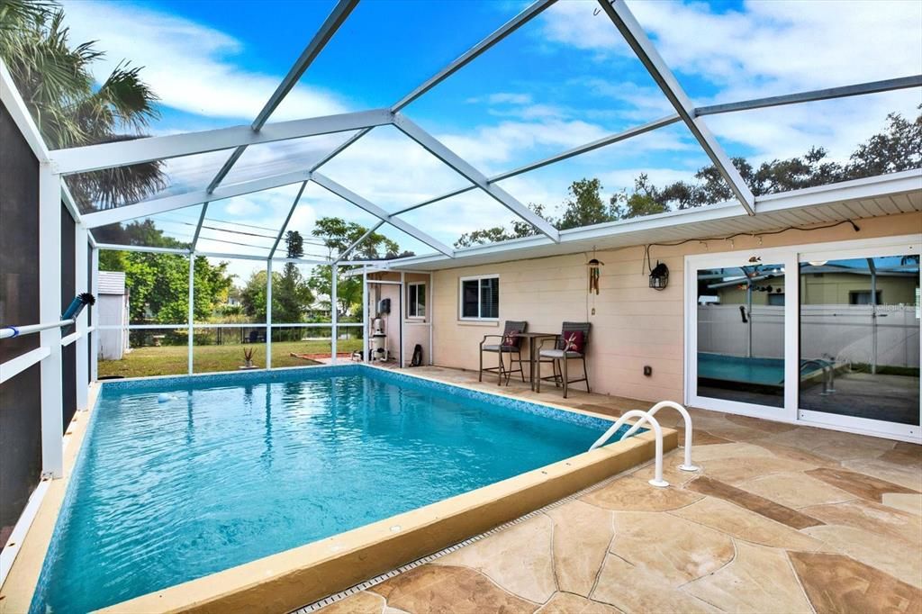 For Sale: $524,900 (4 beds, 2 baths, 1564 Square Feet)