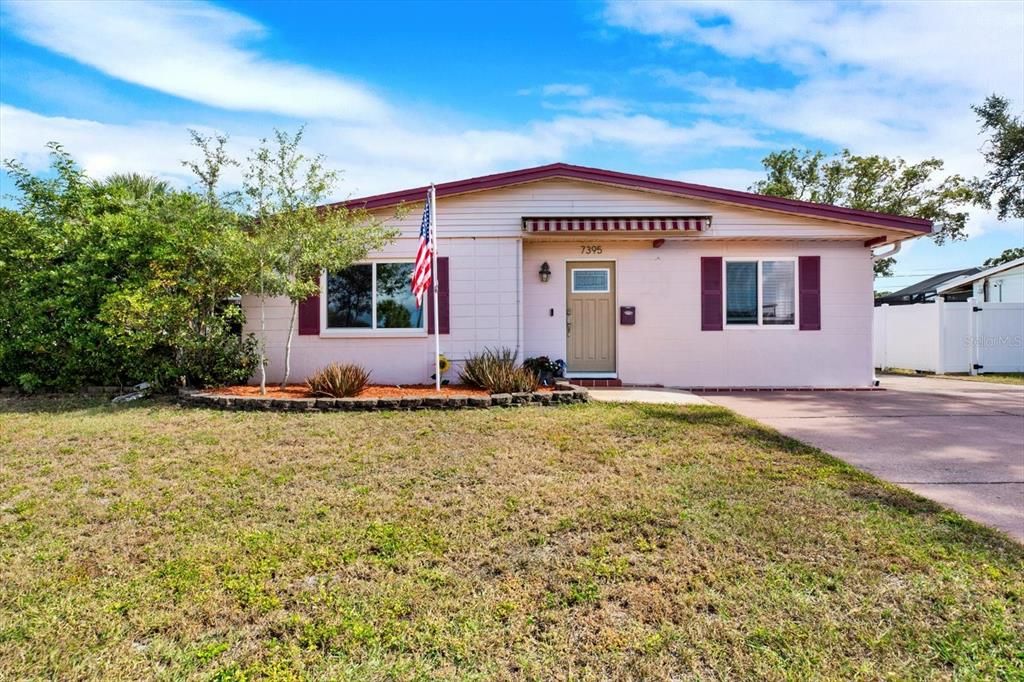 For Sale: $524,900 (4 beds, 2 baths, 1564 Square Feet)