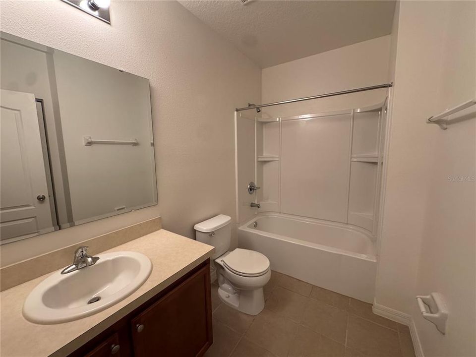 For Rent: $1,995 (3 beds, 2 baths, 1711 Square Feet)