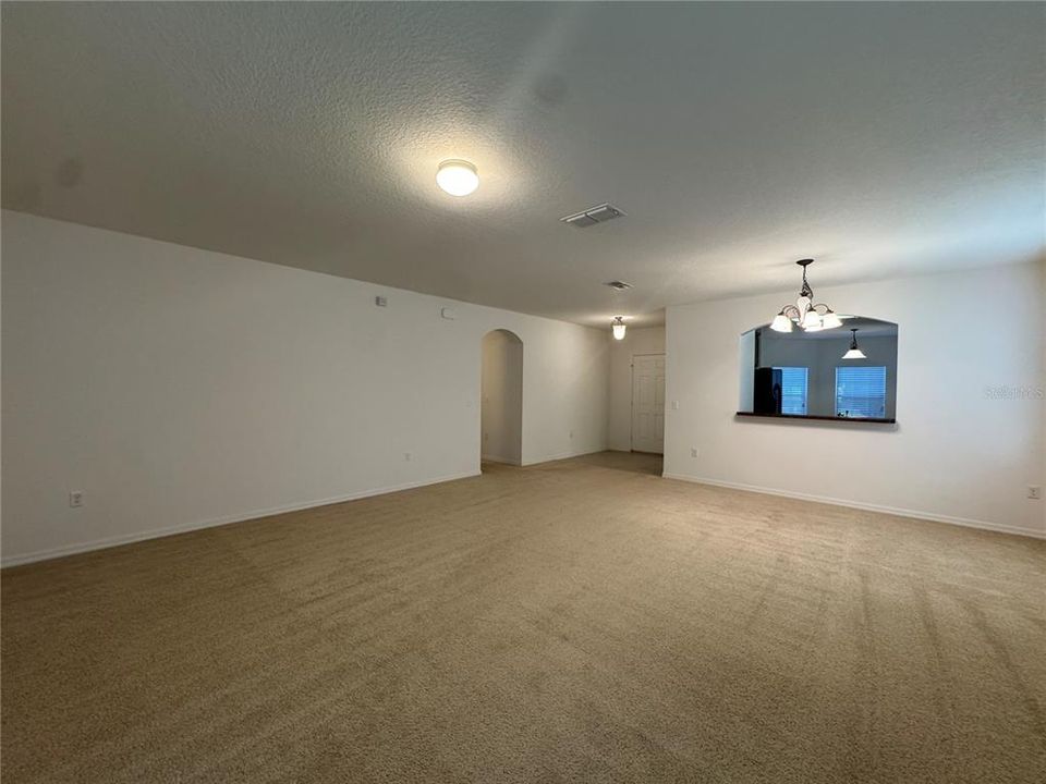 For Rent: $1,995 (3 beds, 2 baths, 1711 Square Feet)