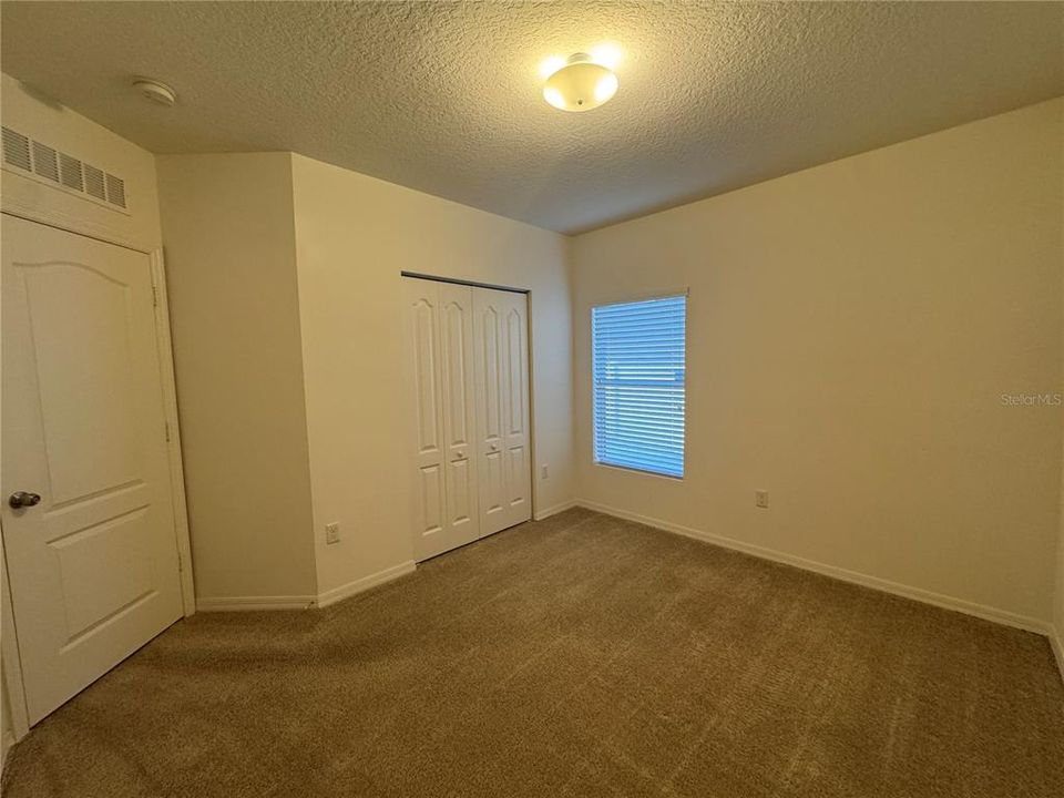 For Rent: $1,995 (3 beds, 2 baths, 1711 Square Feet)