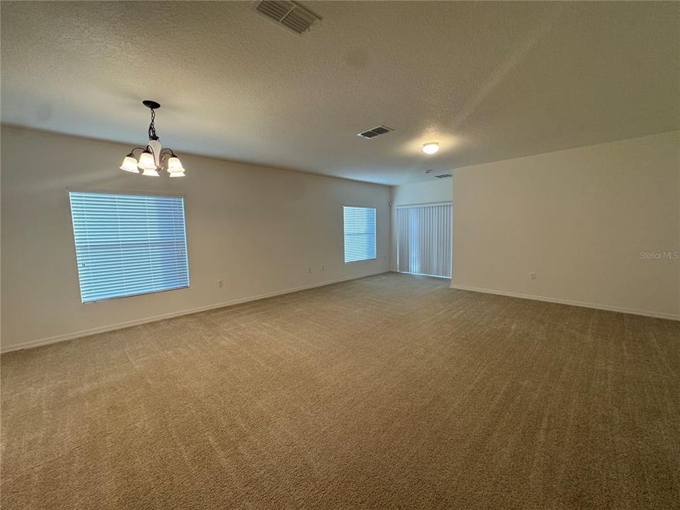 For Rent: $1,995 (3 beds, 2 baths, 1711 Square Feet)