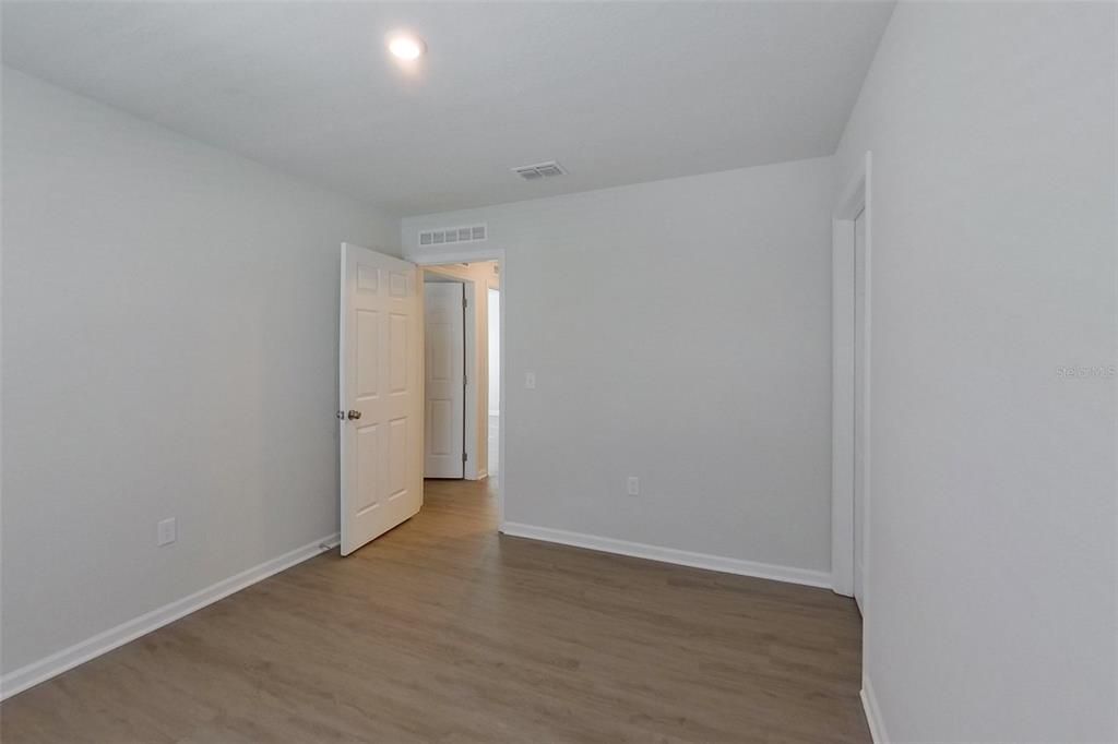 For Rent: $1,985 (4 beds, 2 baths, 1964 Square Feet)