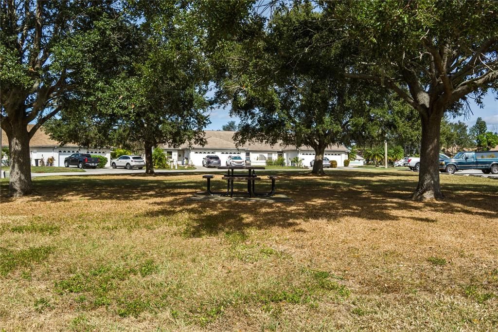 Activo con contrato: $218,000 (2 camas, 2 baños, 1050 Pies cuadrados)