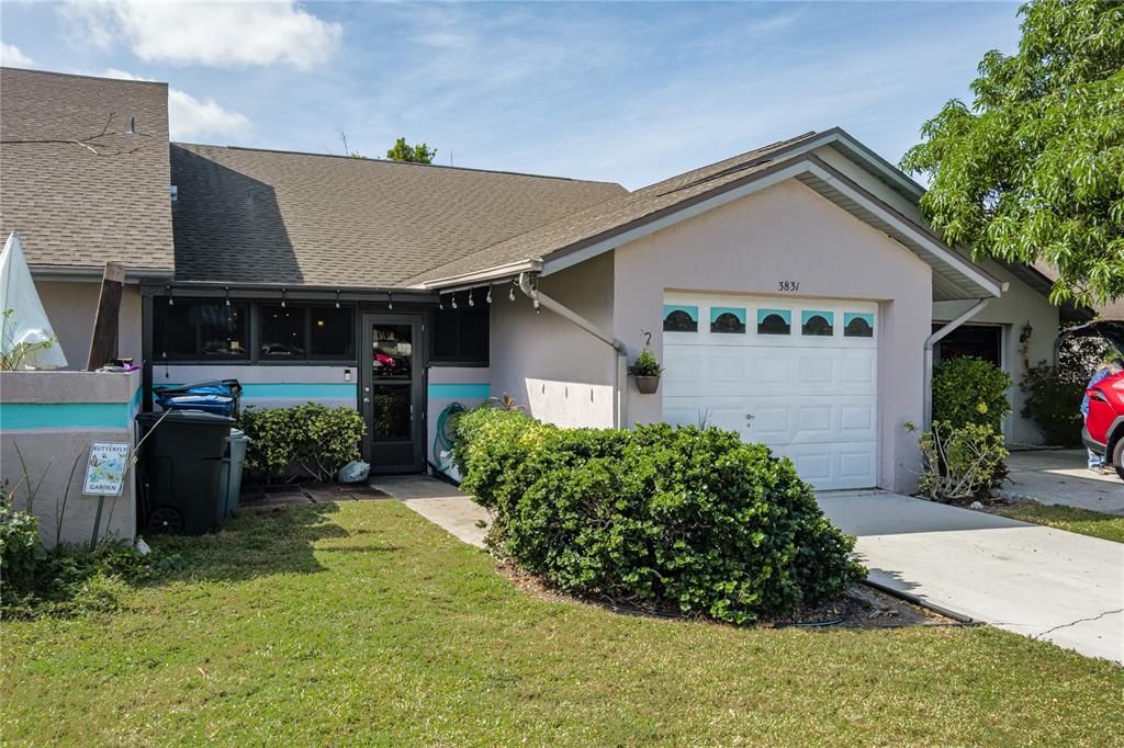 Activo con contrato: $218,000 (2 camas, 2 baños, 1050 Pies cuadrados)