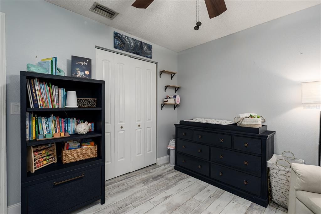 Activo con contrato: $218,000 (2 camas, 2 baños, 1050 Pies cuadrados)