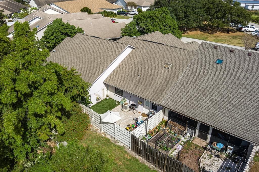 Activo con contrato: $218,000 (2 camas, 2 baños, 1050 Pies cuadrados)