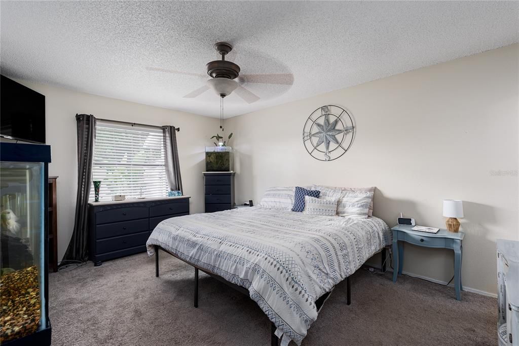 Activo con contrato: $218,000 (2 camas, 2 baños, 1050 Pies cuadrados)