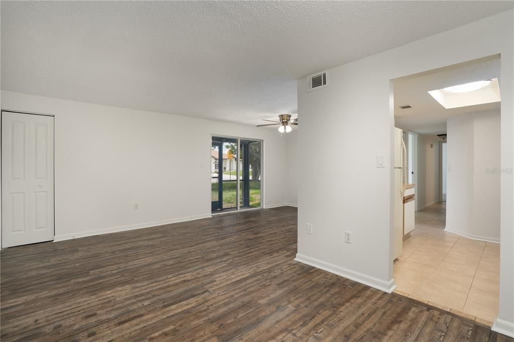 For Rent: $1,500 (2 beds, 2 baths, 960 Square Feet)