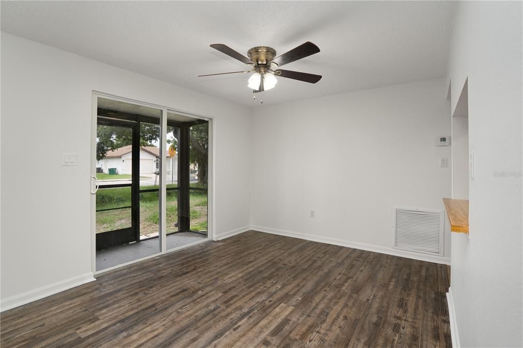 For Rent: $1,500 (2 beds, 2 baths, 960 Square Feet)