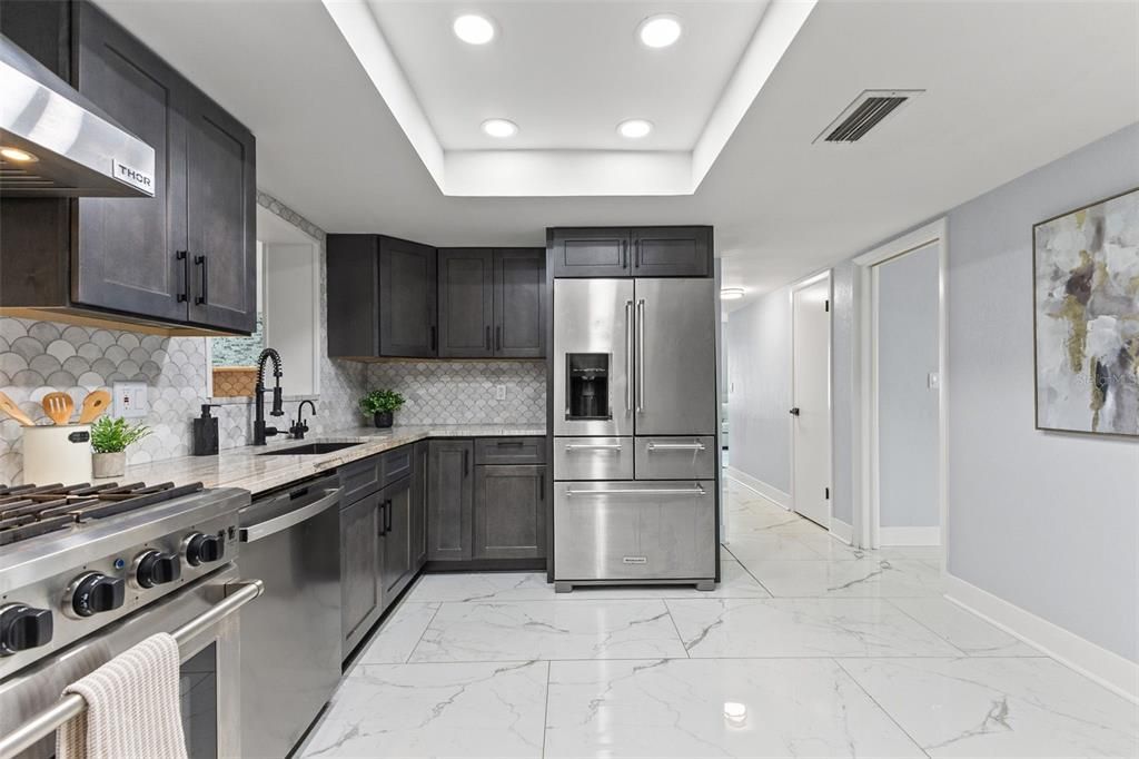 Activo con contrato: $4,900 (3 camas, 3 baños, 2617 Pies cuadrados)