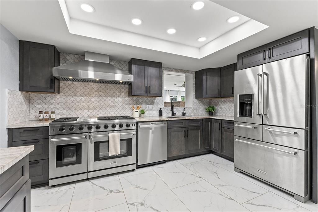 Activo con contrato: $4,900 (3 camas, 3 baños, 2617 Pies cuadrados)