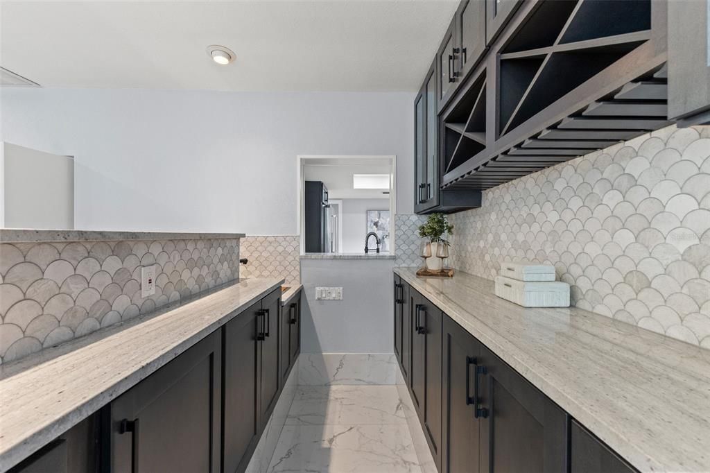 Activo con contrato: $4,900 (3 camas, 3 baños, 2617 Pies cuadrados)