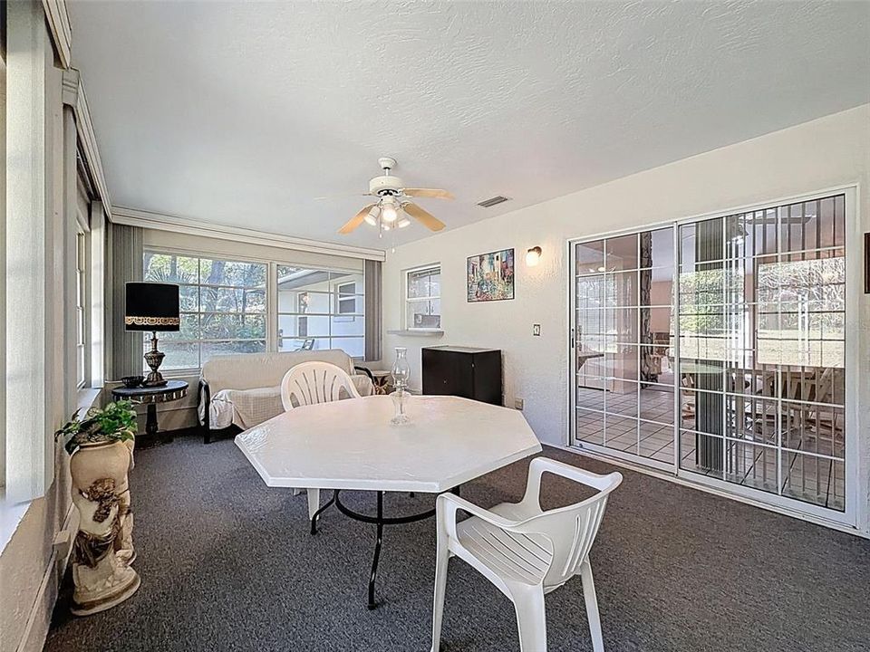 Activo con contrato: $279,900 (3 camas, 2 baños, 1512 Pies cuadrados)