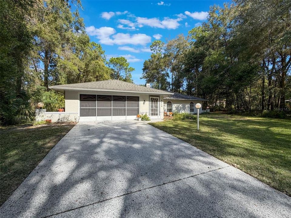 Activo con contrato: $279,900 (3 camas, 2 baños, 1512 Pies cuadrados)