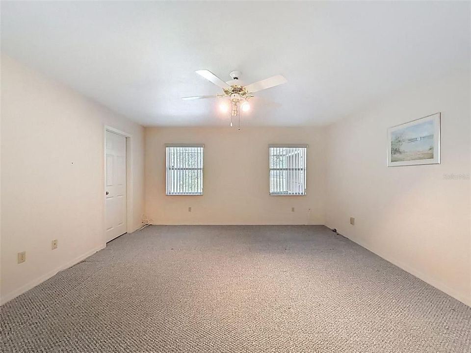 Activo con contrato: $279,900 (3 camas, 2 baños, 1512 Pies cuadrados)