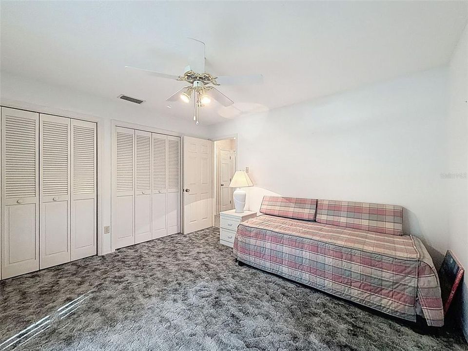 Activo con contrato: $279,900 (3 camas, 2 baños, 1512 Pies cuadrados)