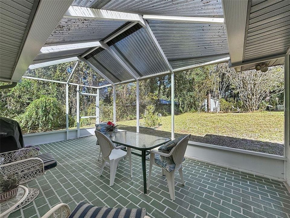 Activo con contrato: $279,900 (3 camas, 2 baños, 1512 Pies cuadrados)