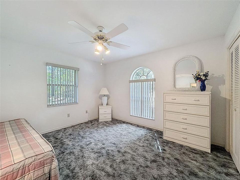 Activo con contrato: $279,900 (3 camas, 2 baños, 1512 Pies cuadrados)