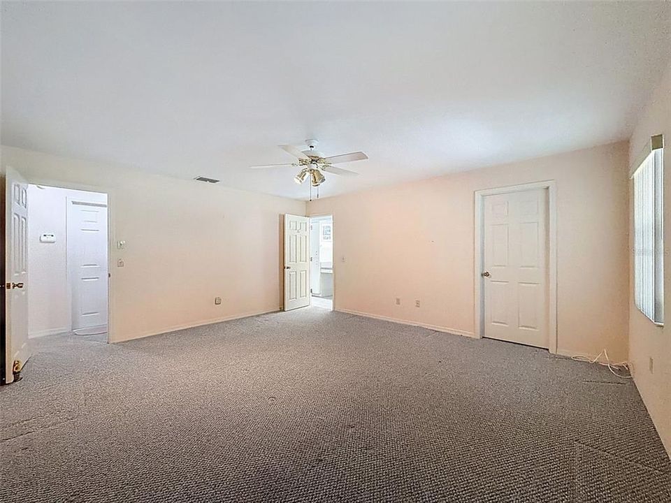 Activo con contrato: $279,900 (3 camas, 2 baños, 1512 Pies cuadrados)