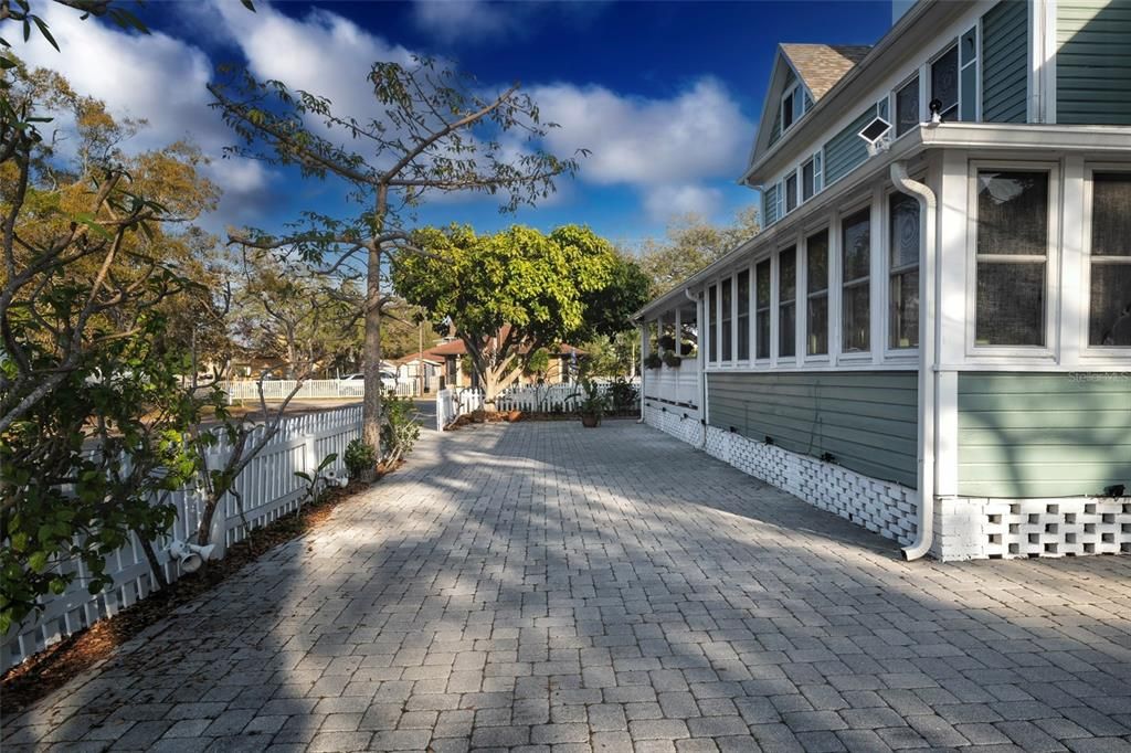 For Sale: $995,000 (0 beds, 0 baths, 4964 Square Feet)