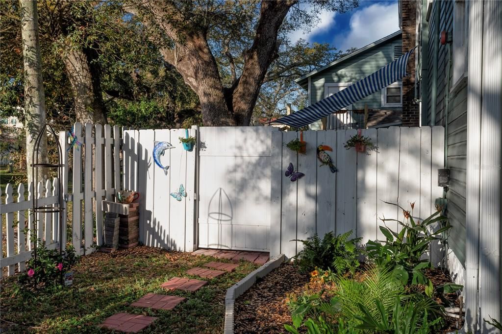 For Sale: $995,000 (0 beds, 0 baths, 4964 Square Feet)