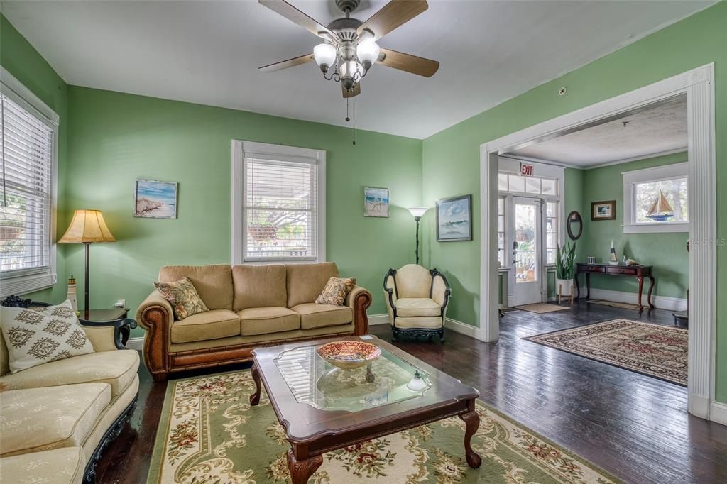 For Sale: $995,000 (0 beds, 0 baths, 4964 Square Feet)