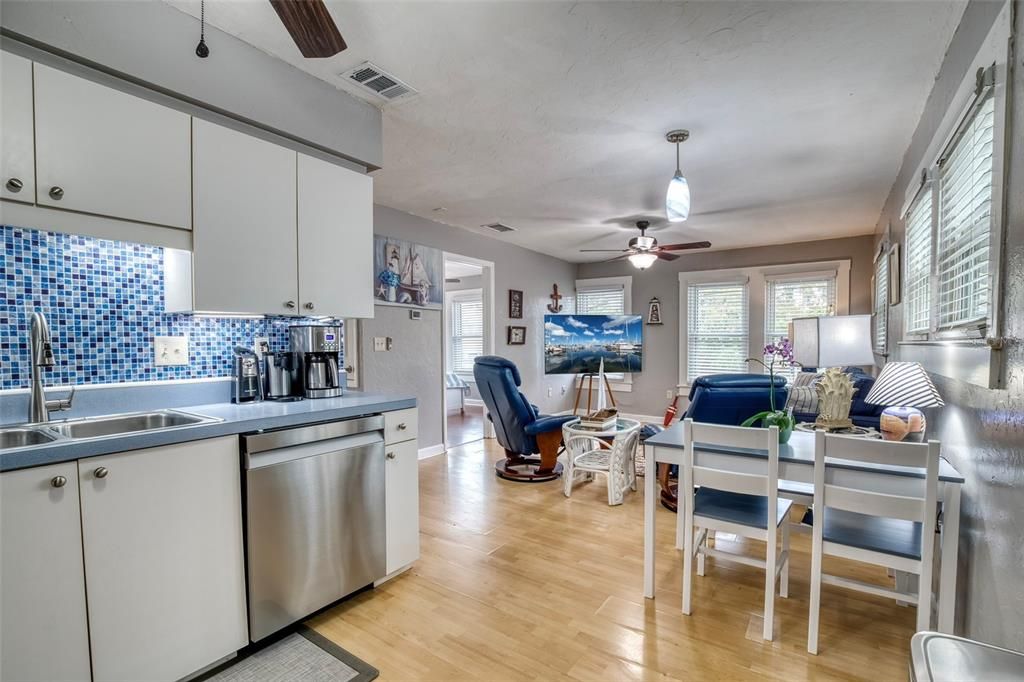 For Sale: $995,000 (0 beds, 0 baths, 4964 Square Feet)