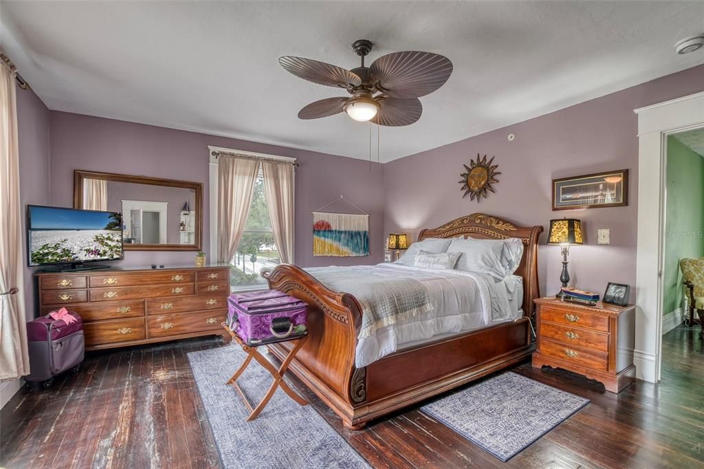 For Sale: $995,000 (0 beds, 0 baths, 4964 Square Feet)