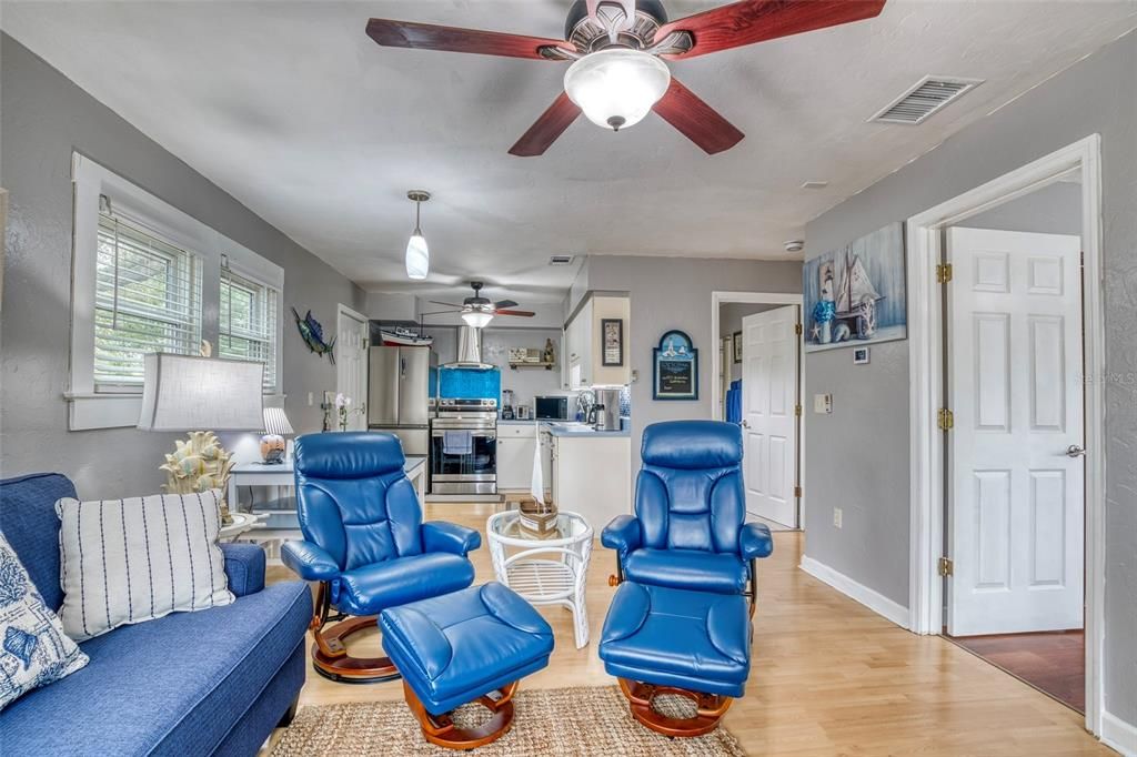 For Sale: $995,000 (0 beds, 0 baths, 4964 Square Feet)