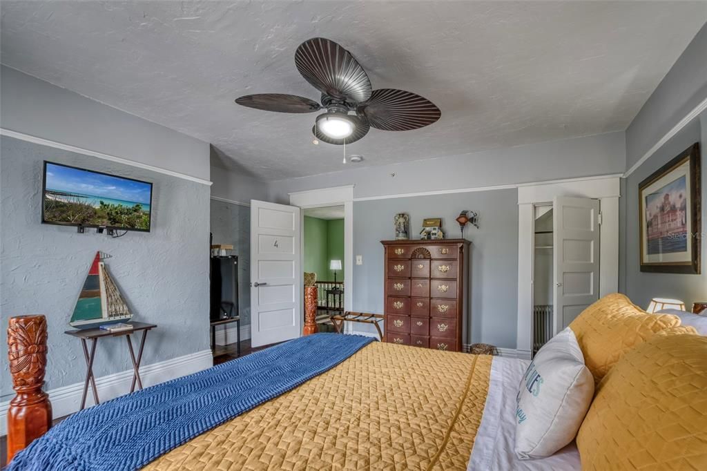 For Sale: $995,000 (0 beds, 0 baths, 4964 Square Feet)