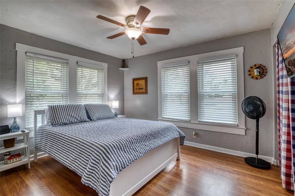 For Sale: $995,000 (0 beds, 0 baths, 4964 Square Feet)