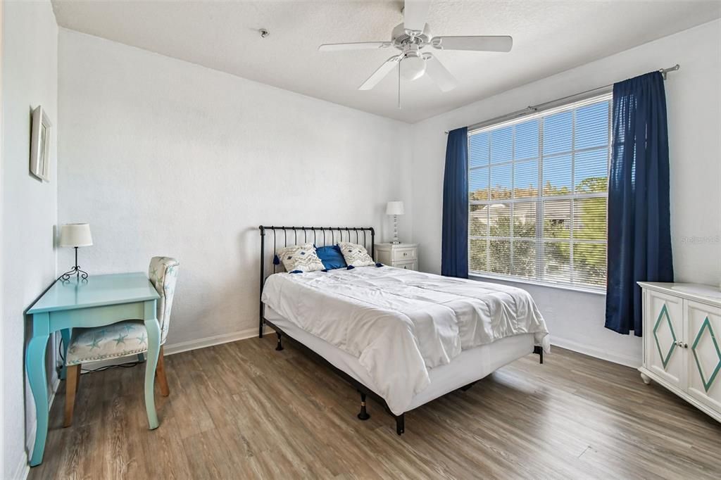 待售: $183,416 (2 贝兹, 2 浴室, 1089 平方英尺)