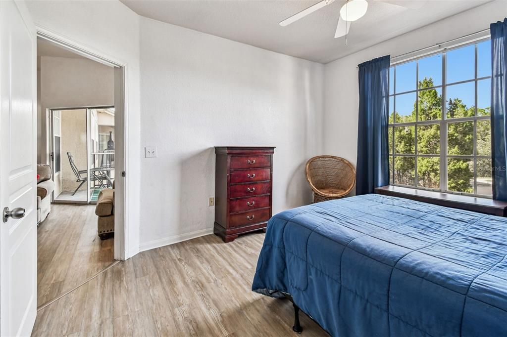 待售: $183,416 (2 贝兹, 2 浴室, 1089 平方英尺)