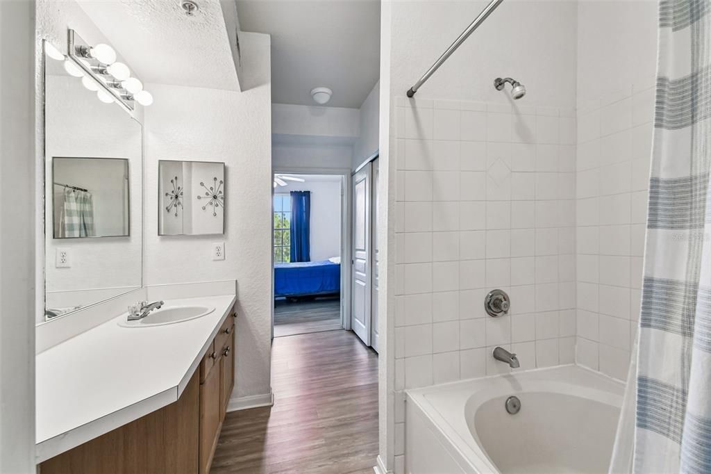 待售: $183,416 (2 贝兹, 2 浴室, 1089 平方英尺)