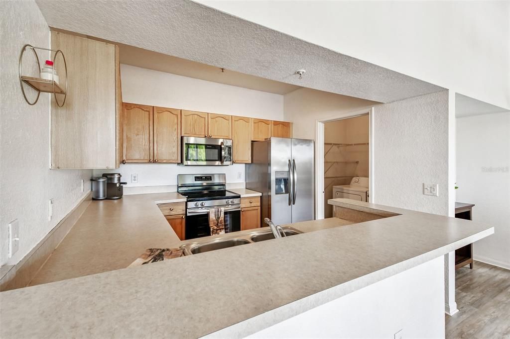 待售: $183,416 (2 贝兹, 2 浴室, 1089 平方英尺)