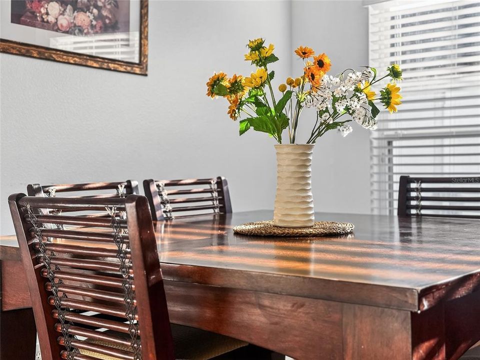 Activo con contrato: $499,000 (5 camas, 4 baños, 2136 Pies cuadrados)