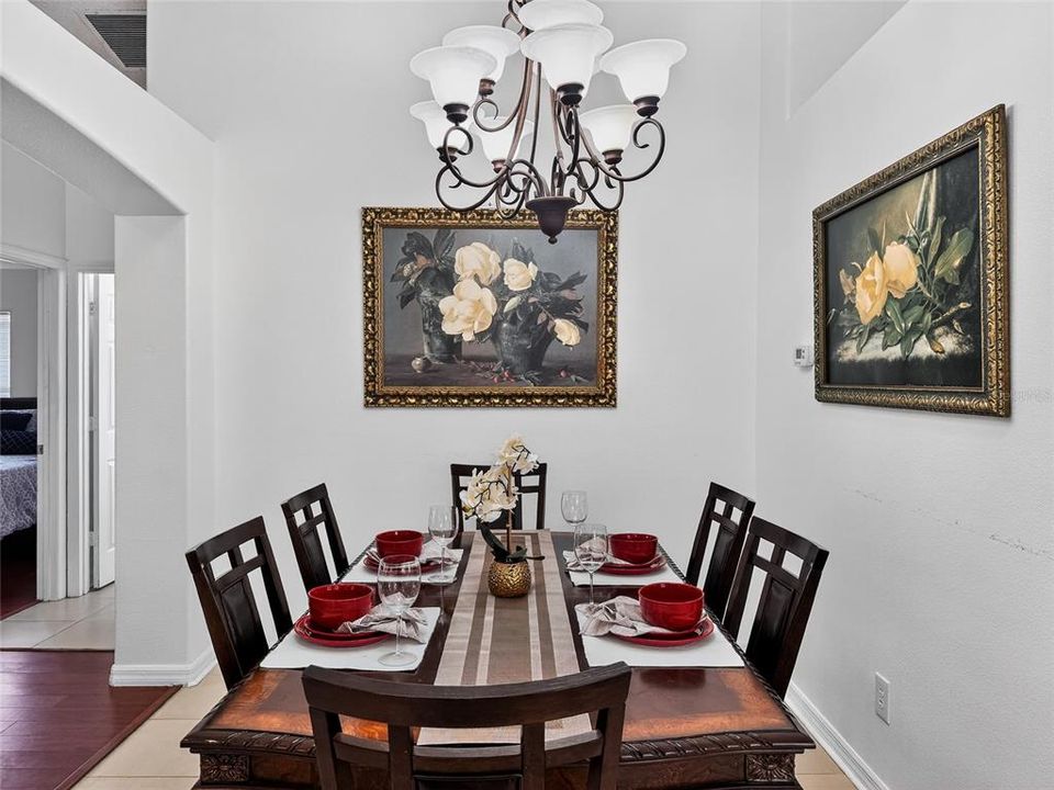 Activo con contrato: $499,000 (5 camas, 4 baños, 2136 Pies cuadrados)