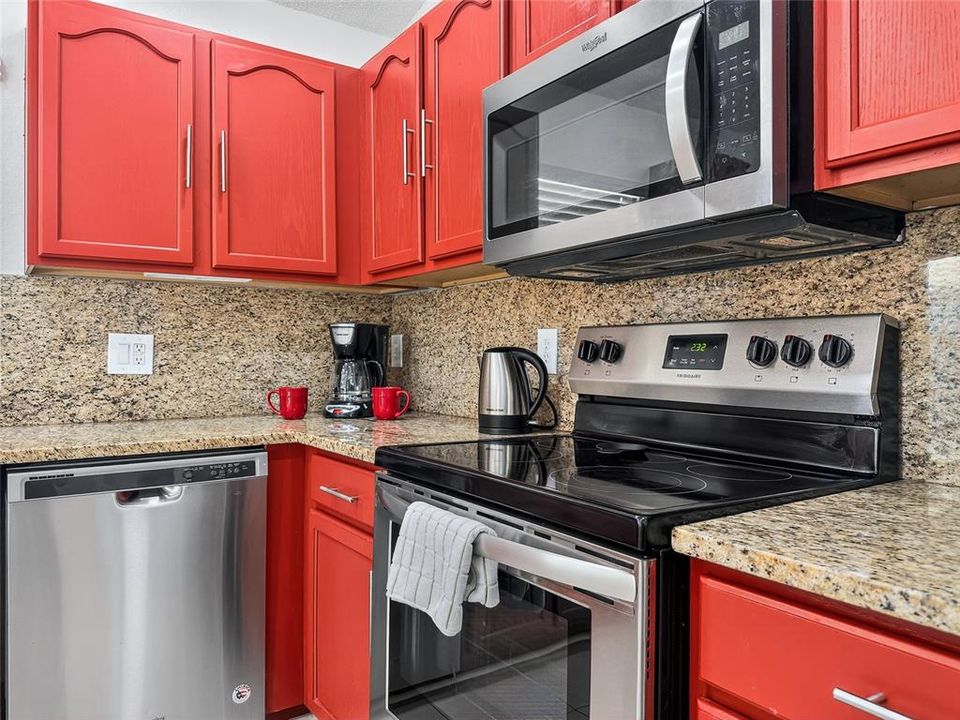 Activo con contrato: $499,000 (5 camas, 4 baños, 2136 Pies cuadrados)