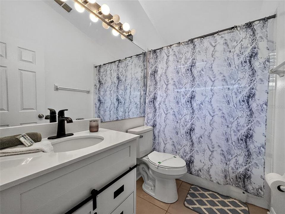 Activo con contrato: $499,000 (5 camas, 4 baños, 2136 Pies cuadrados)