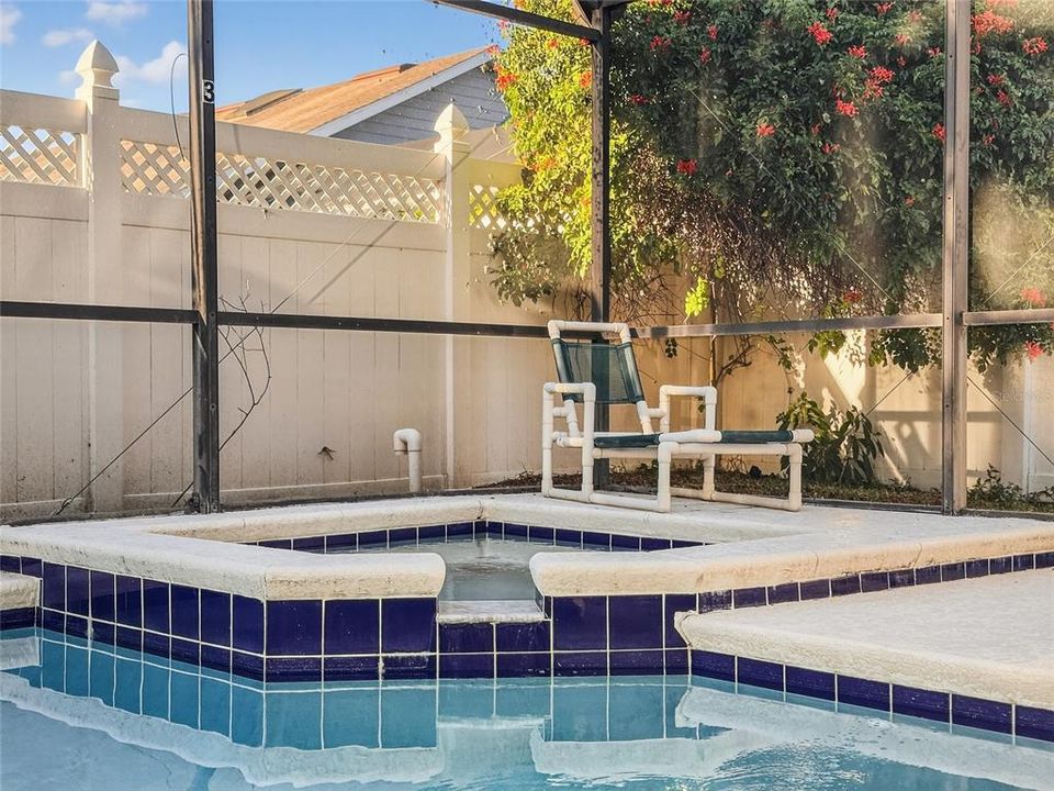 Activo con contrato: $499,000 (5 camas, 4 baños, 2136 Pies cuadrados)