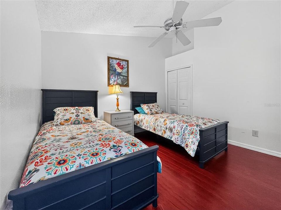 Activo con contrato: $499,000 (5 camas, 4 baños, 2136 Pies cuadrados)