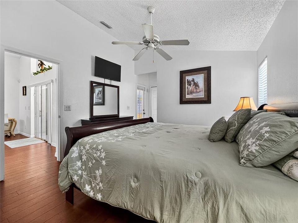 Activo con contrato: $499,000 (5 camas, 4 baños, 2136 Pies cuadrados)