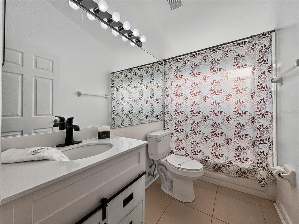 Activo con contrato: $499,000 (5 camas, 4 baños, 2136 Pies cuadrados)