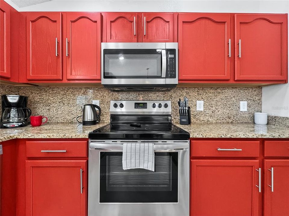 Activo con contrato: $499,000 (5 camas, 4 baños, 2136 Pies cuadrados)