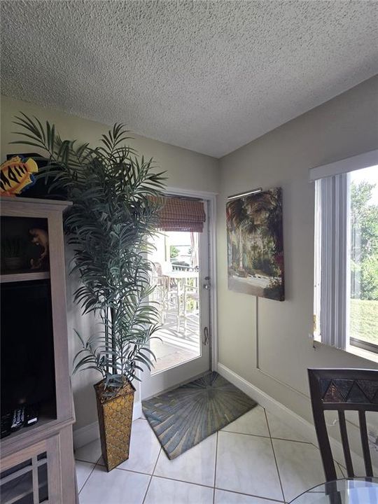 For Rent: $3,750 (2 beds, 2 baths, 835 Square Feet)