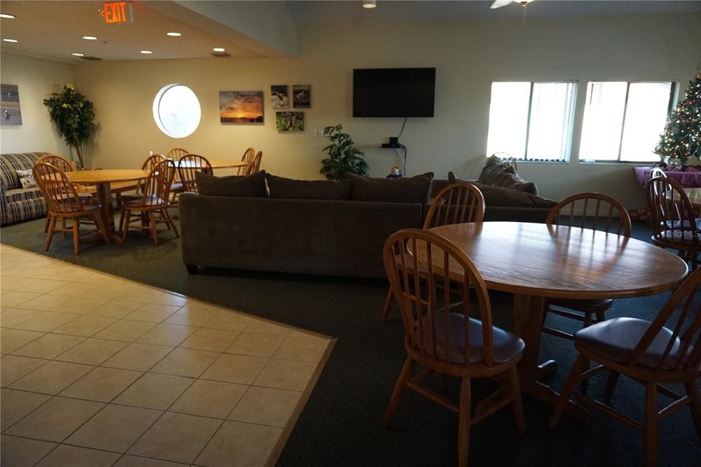 For Rent: $3,750 (2 beds, 2 baths, 835 Square Feet)