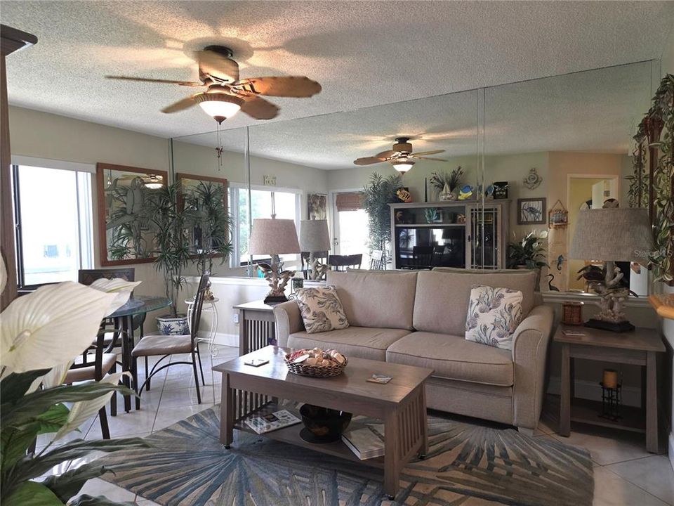 For Rent: $3,750 (2 beds, 2 baths, 835 Square Feet)